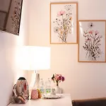 Dimora Francesca Bed & Breakfast 3*