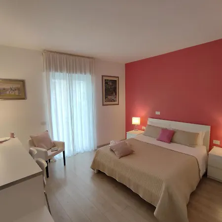 Alojamento de Acomodação e Pequeno-almoço Dimora Francesca