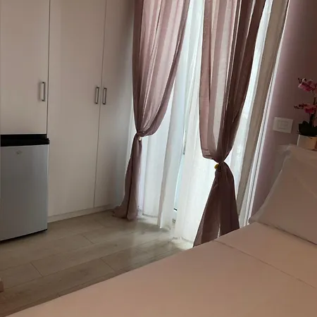 Alojamento de Acomodação e Pequeno-almoço Dimora Francesca 3*